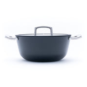 Litinový hrnec o průměru 26 cm z tenkostěnné litiny. Barva: matná černá. Vhodný na polévky, omáčky i pečení.
