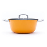 Litinový hrnec o průměru 26 cm z tenkostěnné litiny. Barva: oranžová. Vhodný na polévky, omáčky i pečení.